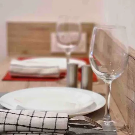 Studette Massena # 1 Apartman *